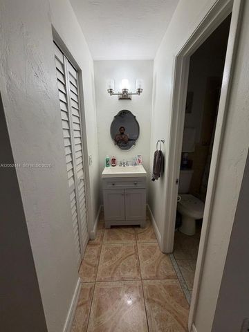 2760 W 63rd Pl 106-23, Hialeah, FL 33016