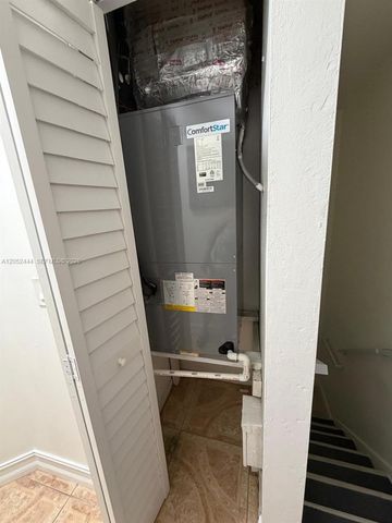 2760 W 63rd Pl 106-23, Hialeah, FL 33016