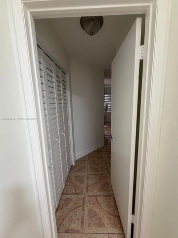 2760 W 63rd Pl 106-23, Hialeah, FL 33016
