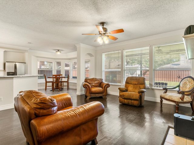 7121 Raintree Way, Denton, TX 76210
