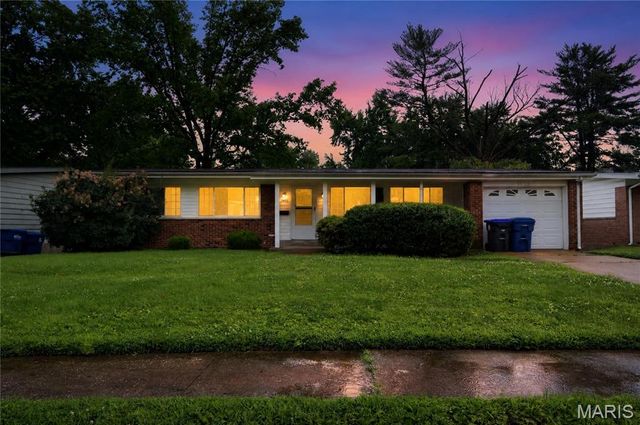 3625 Hambletonian Drive, Florissant, MO 63033