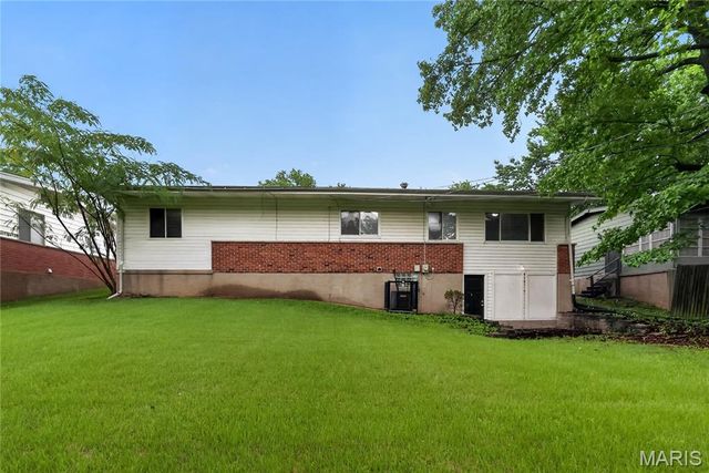 3625 Hambletonian Drive, Florissant, MO 63033