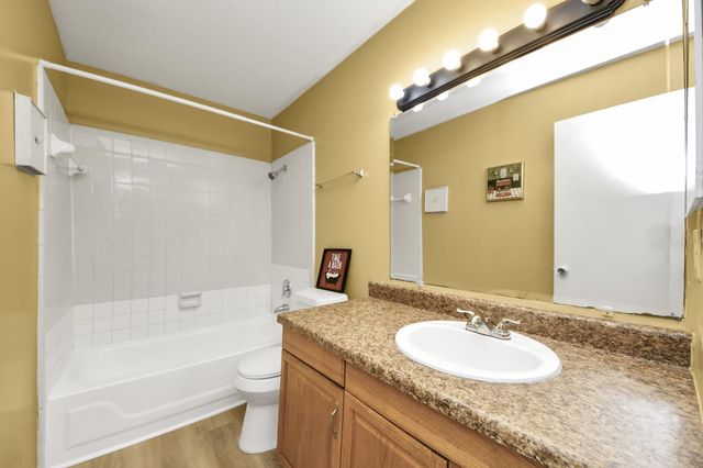 9700 Leawoo Boulevard 1002, Houston, TX 77099