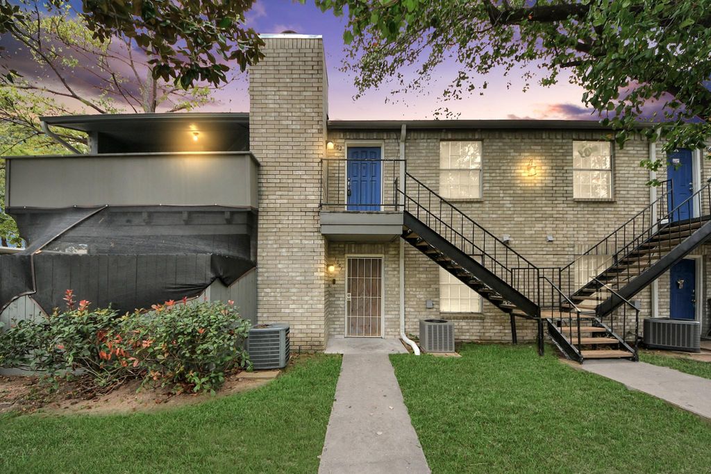 9700 Leawoo Boulevard 1002, Houston, TX 77099