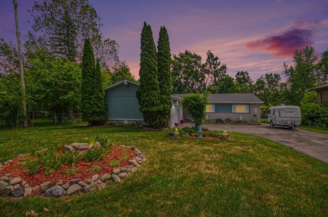 30809 Leelane Street, Farmington Hills, MI 48336