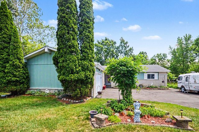 30809 Leelane Street, Farmington Hills, MI 48336