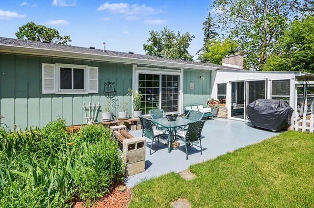30809 Leelane Street, Farmington Hills, MI 48336