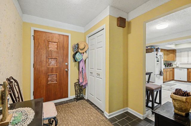 30809 Leelane Street, Farmington Hills, MI 48336