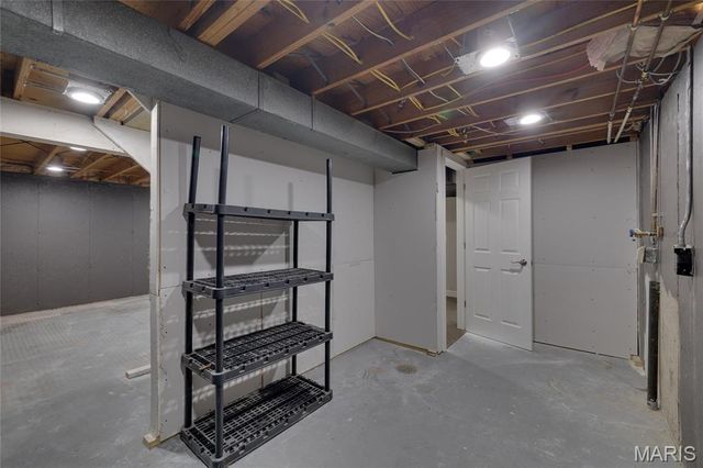 306 W Hillside Drive, Farmington, MO 63640