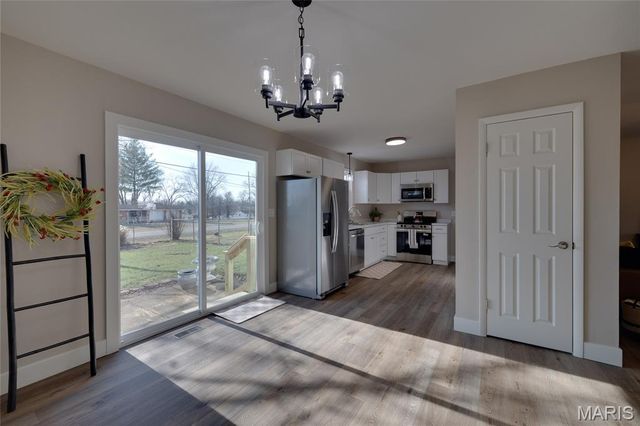 306 W Hillside Drive, Farmington, MO 63640