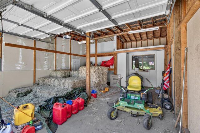 1943 Wards Creek Road, Rogue River, OR 97537