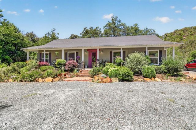 1943 Wards Creek Road, Rogue River, OR 97537