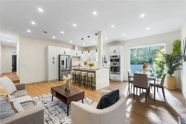 8010 Padre Lane, Los Angeles, CA 90046