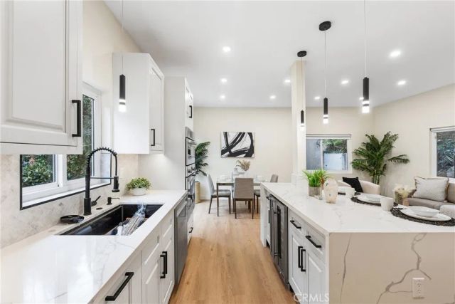 8010 Padre Lane, Los Angeles, CA 90046