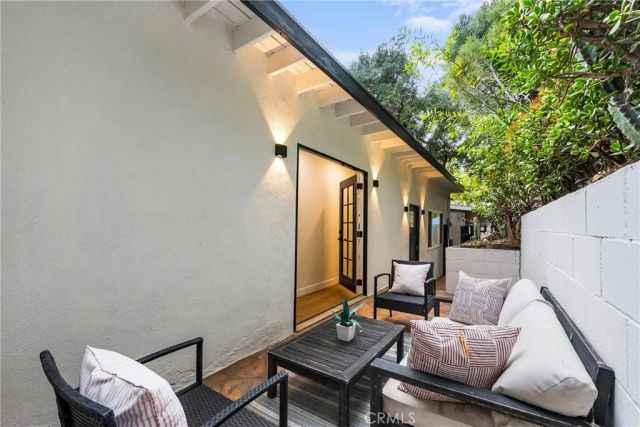 8010 Padre Lane, Los Angeles, CA 90046