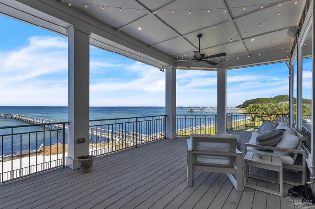 325 Deer Point Dr, Gulf Breeze, FL 32561