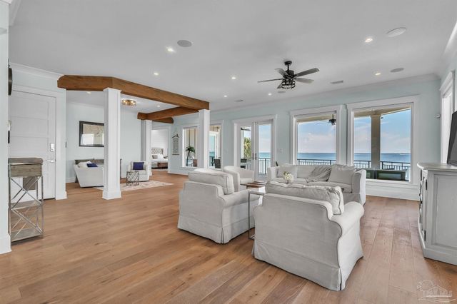 325 Deer Point Dr, Gulf Breeze, FL 32561