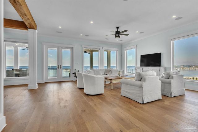 325 Deer Point Dr, Gulf Breeze, FL 32561