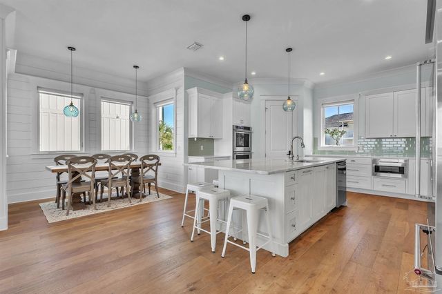 325 Deer Point Dr, Gulf Breeze, FL 32561