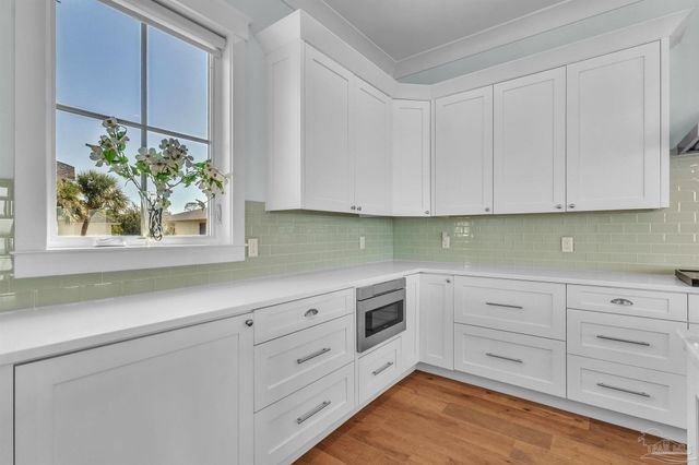 325 Deer Point Dr, Gulf Breeze, FL 32561