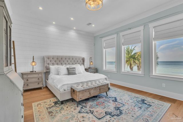 325 Deer Point Dr, Gulf Breeze, FL 32561