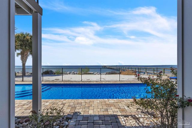 325 Deer Point Dr, Gulf Breeze, FL 32561