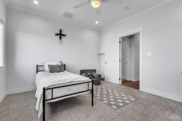 325 Deer Point Dr, Gulf Breeze, FL 32561