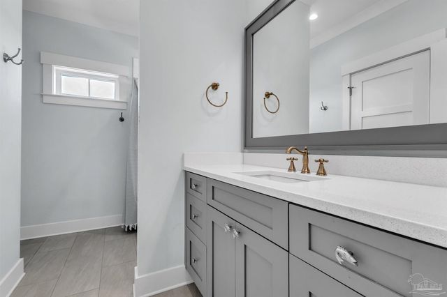 325 Deer Point Dr, Gulf Breeze, FL 32561