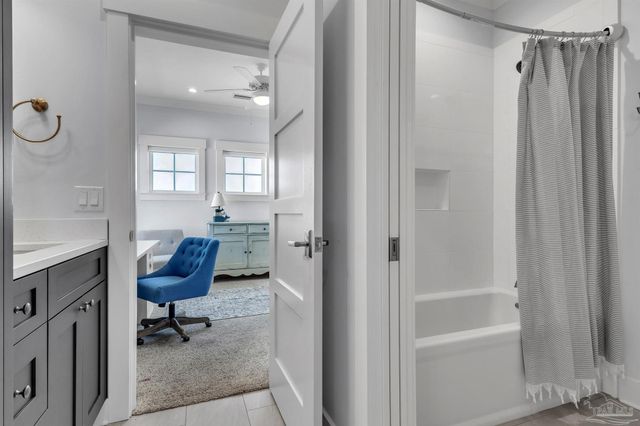 325 Deer Point Dr, Gulf Breeze, FL 32561