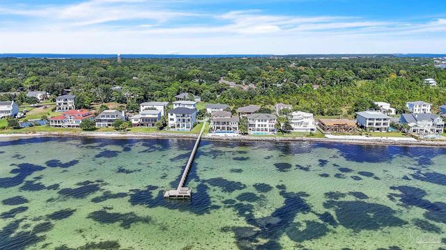 325 Deer Point Dr, Gulf Breeze, FL 32561