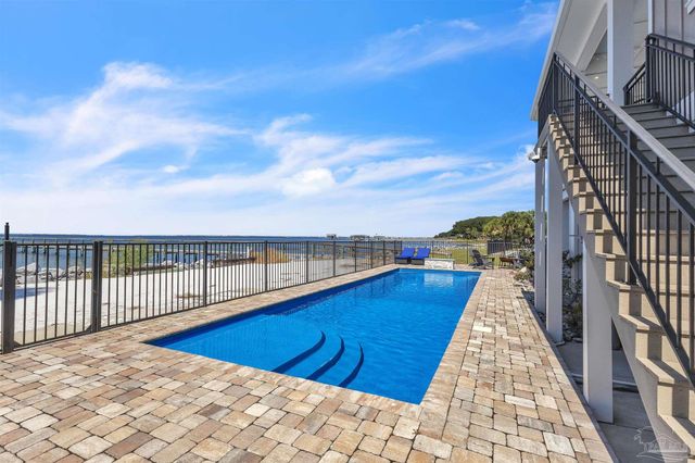 325 Deer Point Dr, Gulf Breeze, FL 32561