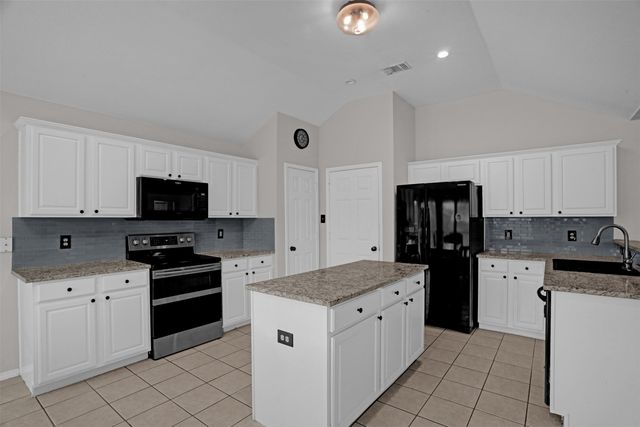 1005 Caleb Street, Burleson, TX 76028