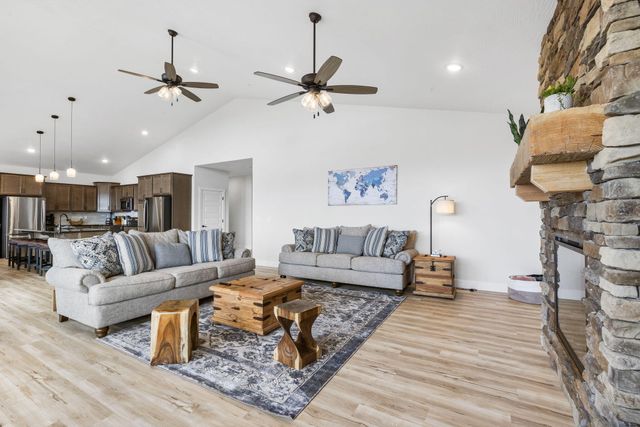 10 Shellie Lane, Indian Point, MO 65616