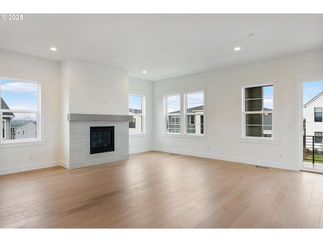 386 W FIR Loop, Washougal, WA 98671