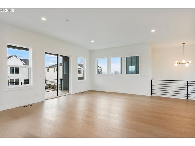 386 W FIR Loop, Washougal, WA 98671