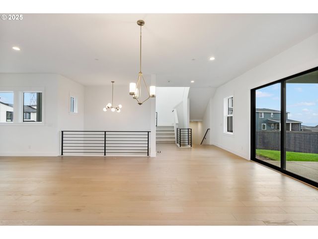 386 W FIR Loop, Washougal, WA 98671