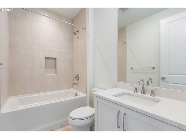 386 W FIR Loop, Washougal, WA 98671