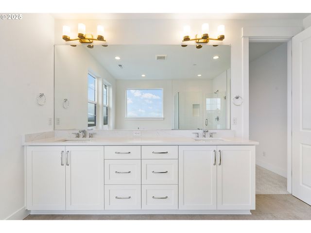 386 W FIR Loop, Washougal, WA 98671