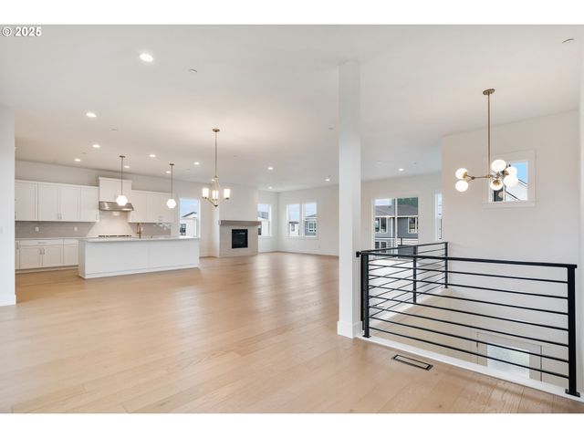 386 W FIR Loop, Washougal, WA 98671