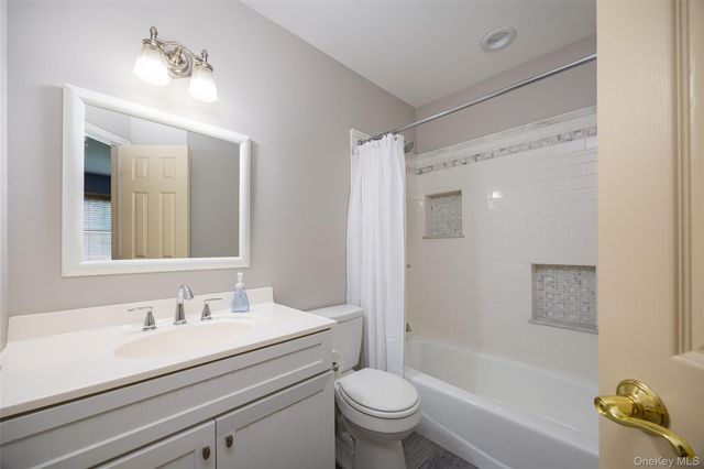 25 Evergreen Avenue, Poughkeepsie, NY 12601