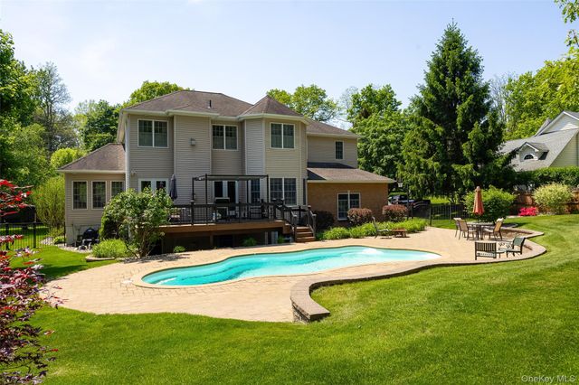 25 Evergreen Avenue, Poughkeepsie, NY 12601