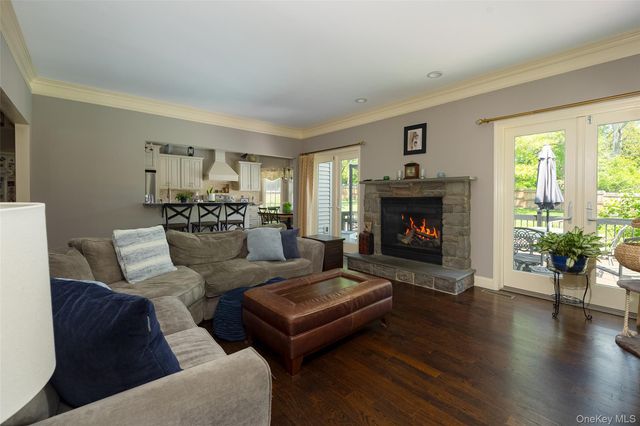 25 Evergreen Avenue, Poughkeepsie, NY 12601
