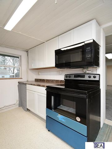 2330 N 69 Street, Omaha, NE 68104