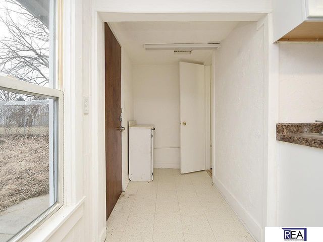 2330 N 69 Street, Omaha, NE 68104