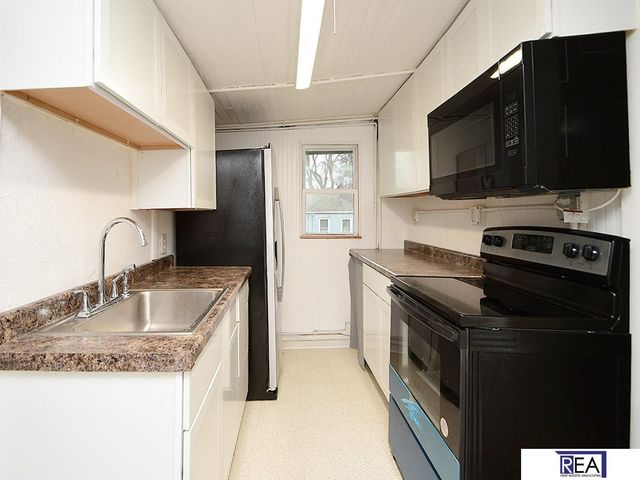 2330 N 69 Street, Omaha, NE 68104