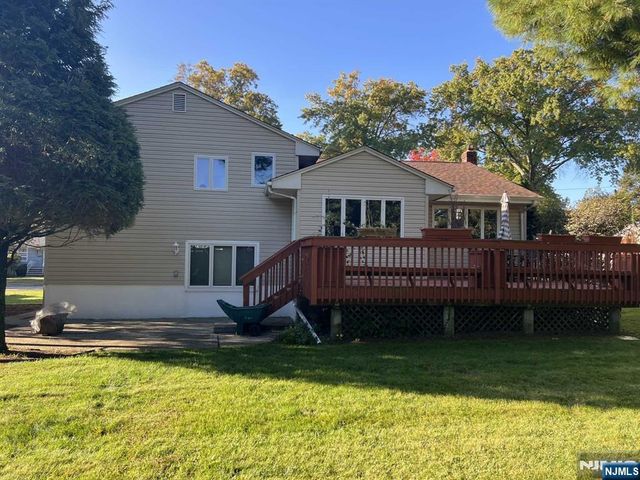 812 W Glenside Court, Oradell, NJ 07649
