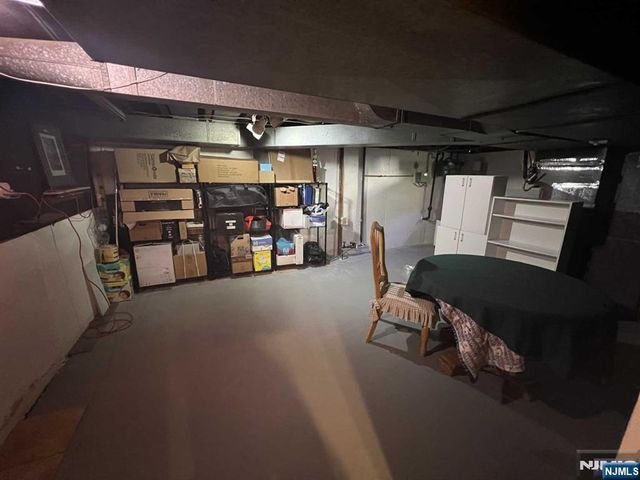 812 W Glenside Court, Oradell, NJ 07649