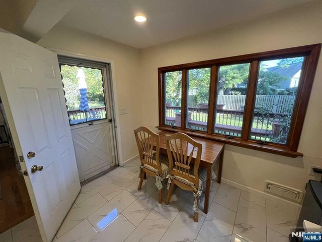 812 W Glenside Court, Oradell, NJ 07649