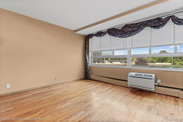 8900 Jefferson Avenue 204, Detroit, MI 48214