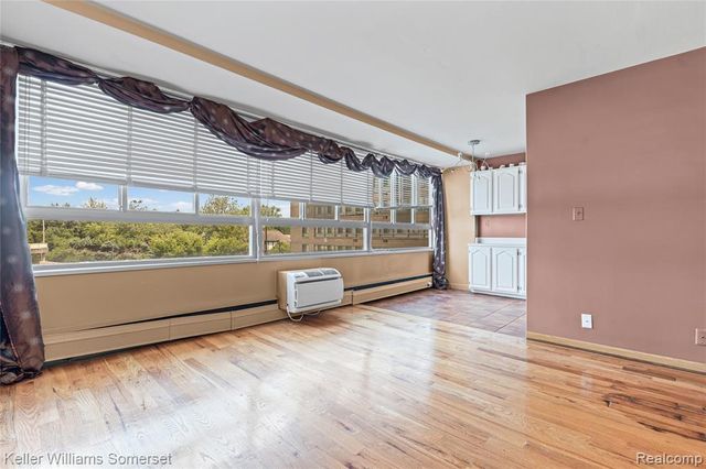 8900 Jefferson Avenue 204, Detroit, MI 48214
